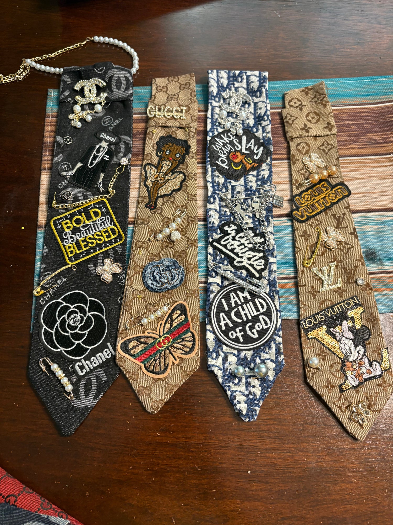 Glam Ties